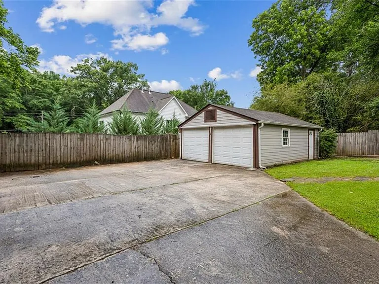 1910 La Dawn Ln NW — Photo 28