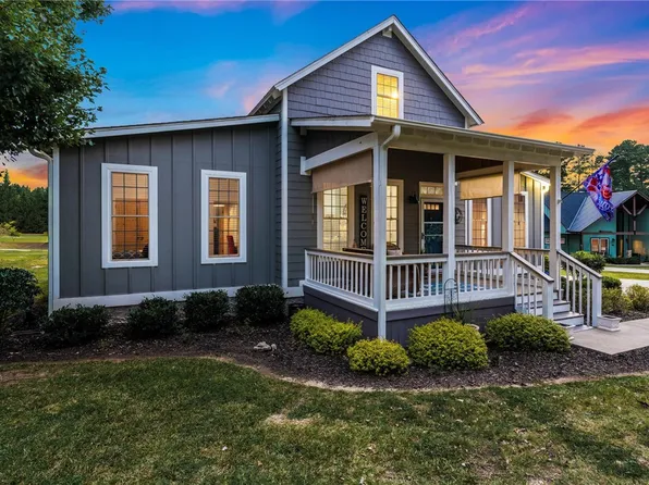 13 Cabin Ln, Hartwell, GA 30643