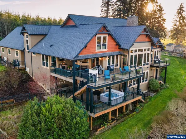 7118 Grandview Ave, Scotts Mills, OR 97375