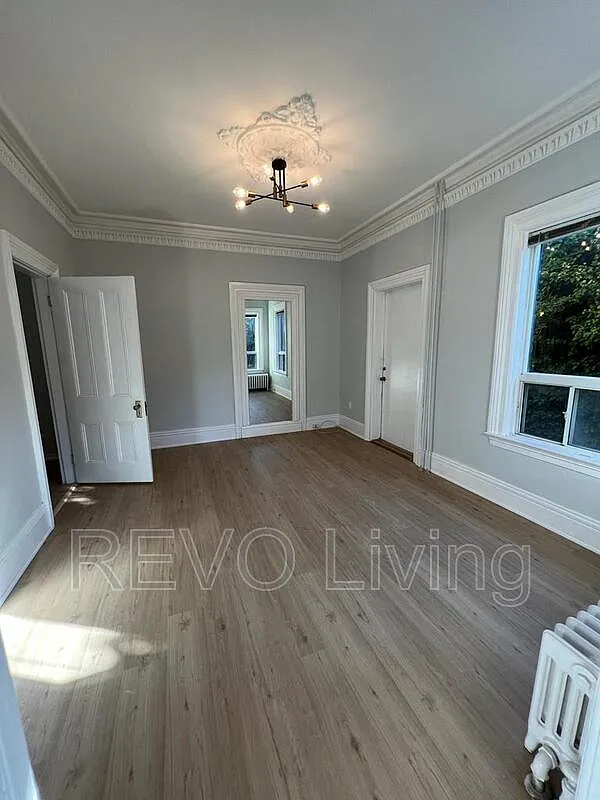 2 bed, 1.0 bath, $1,600 — Photo 3