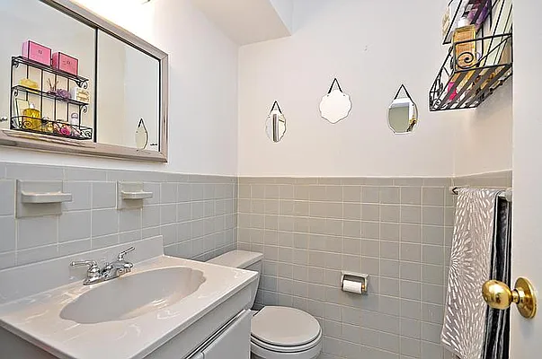Sold by REMAX Distinguished Homes | media 4