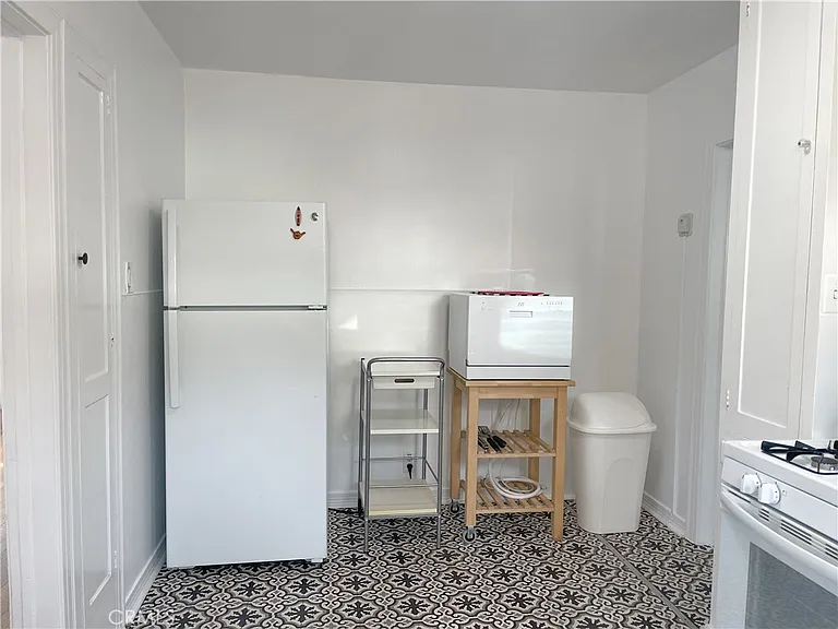 428 S Ditmar St — Photo 8
