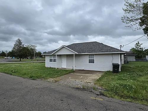 200 E Scott Ave Photo 1