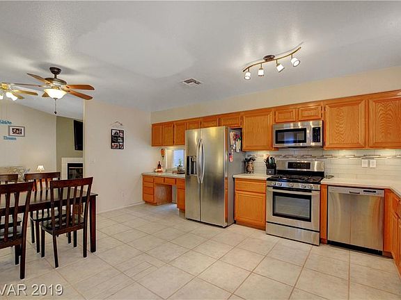 4th image of 2713 Sandalwood Ave