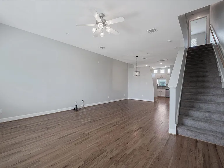 7650 Springhill St #603 — Photo 5