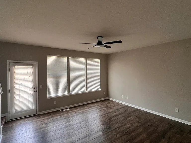 12721 Tamworth Dr — Photo 5