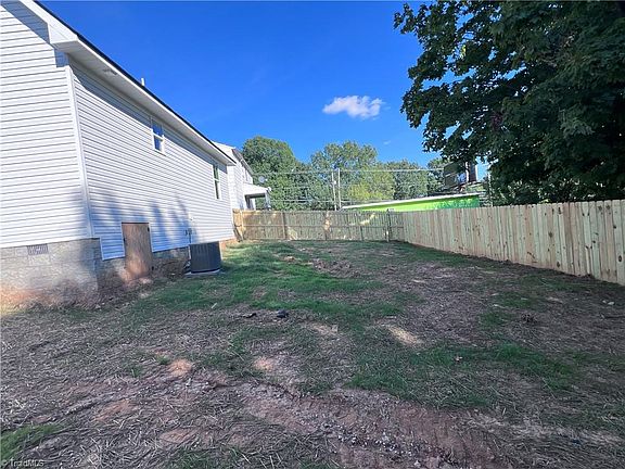 2nd image of 915 Redding Dr