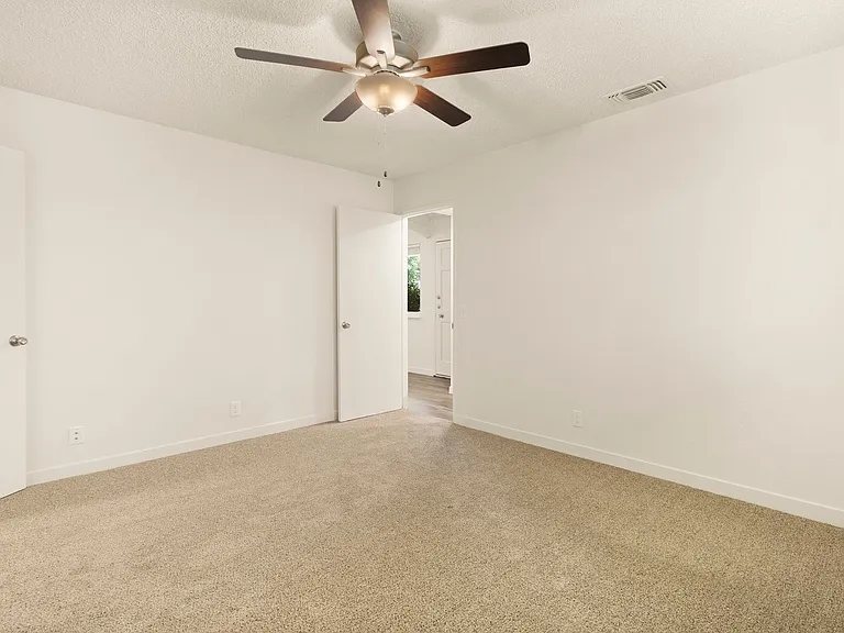 Sheridan Square Apartments — Photo 90