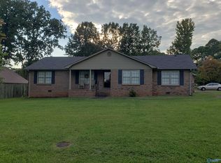 2817 Hunterwood Dr SE, Decatur, AL 35603