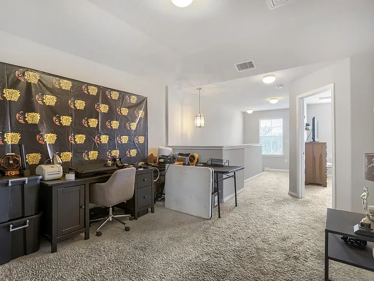525 N Heatherwilde Blvd — Photo 16