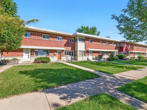 2nd image of 173 Village Ct