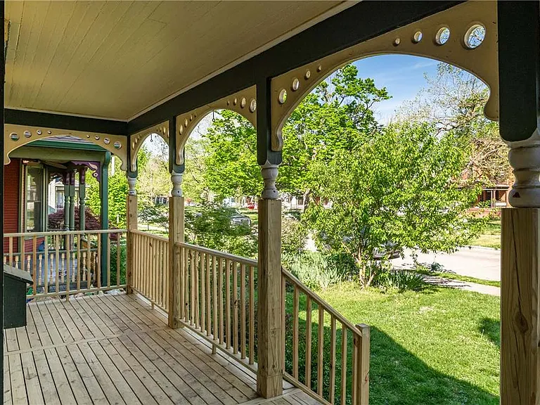320 Park Dr — Photo 7