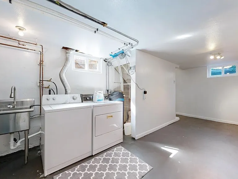 Laundry/ Utility area
