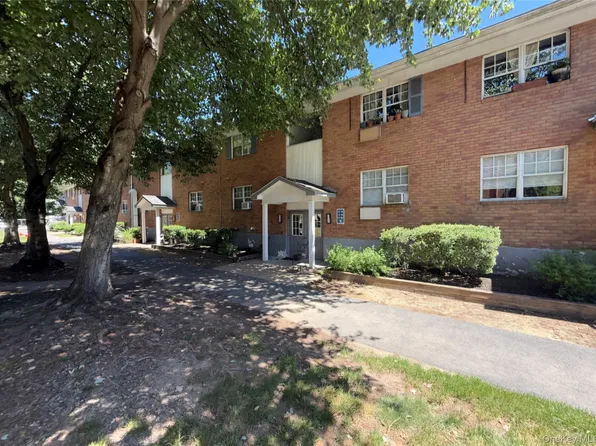 1003 Barclay Manor #10C, Newburgh, NY 12550