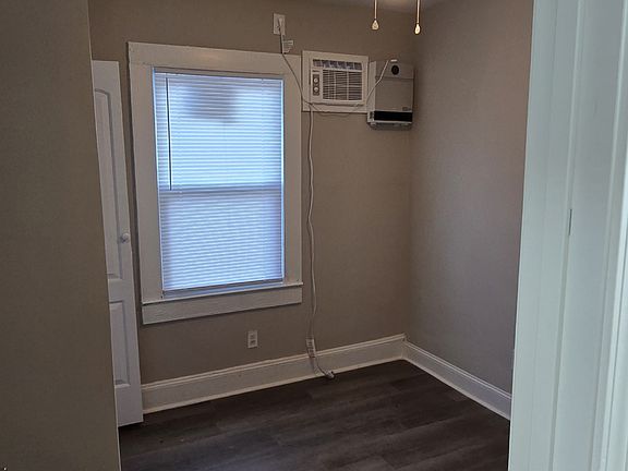 3rd image of 410 Davis St #B