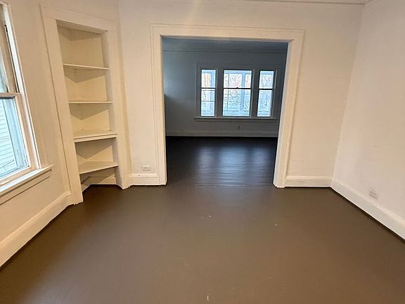 4th image of 10214-16 Nelson Ave #10216