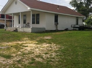 31 Defoor St, Phil Campbell, AL 35581