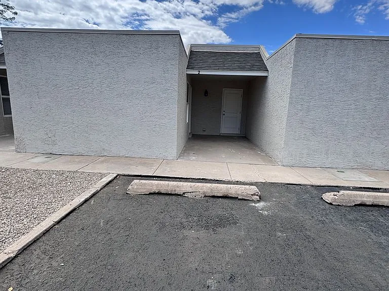 310 S Kentucky Ave — Photo 1