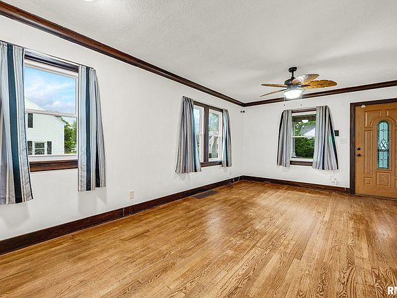 4th image of 3622 N Missouri Ave