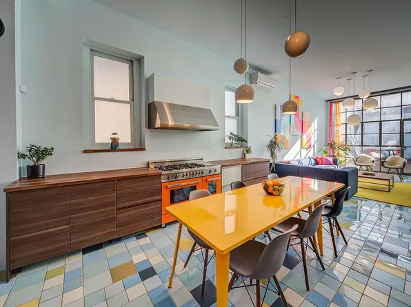 290 Bleecker Street image 9 of 29