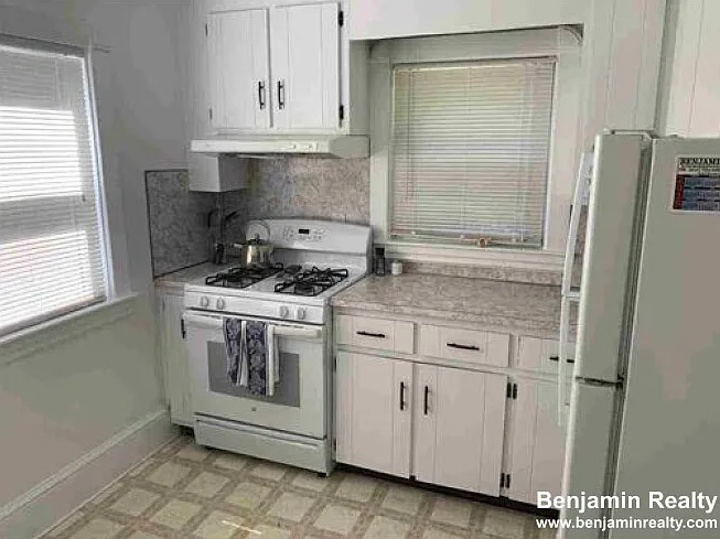 28 Beaconsfield Rd #1 — Photo 4