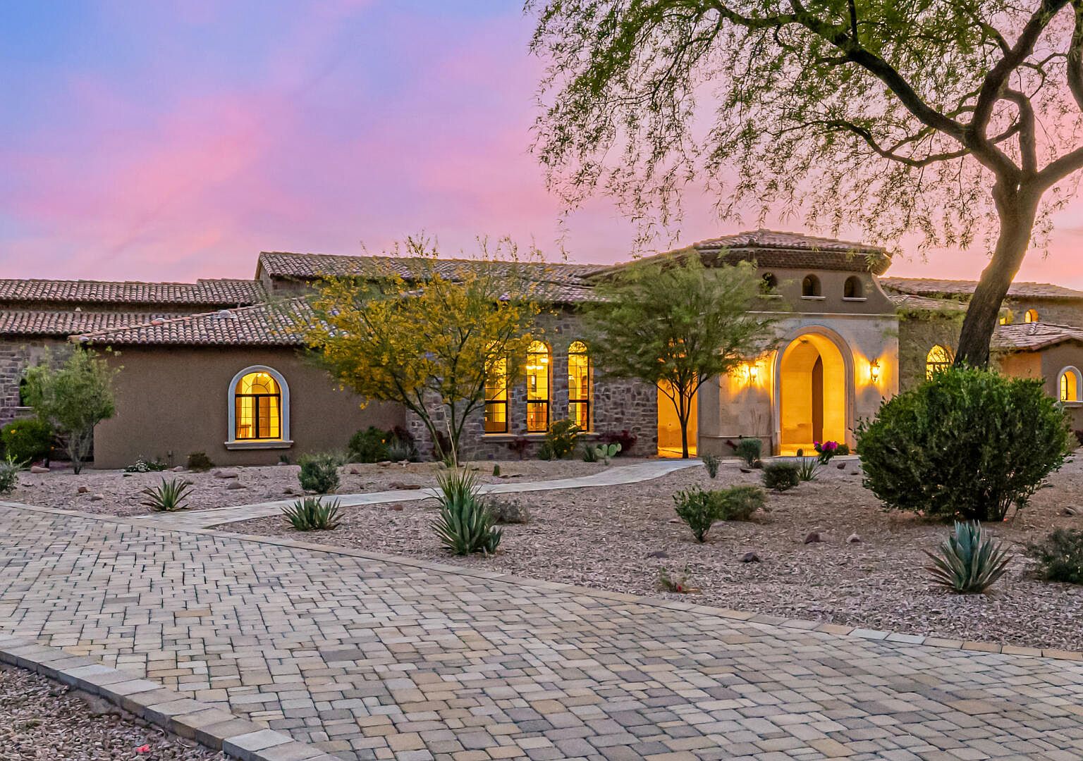 7135 E Cottonwood Dr