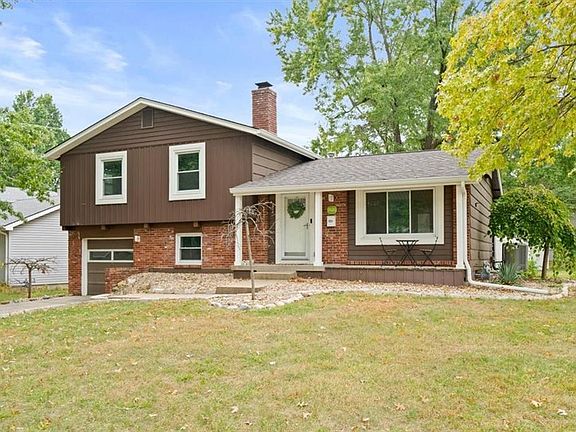 2nd image of 9020 Grandview Dr