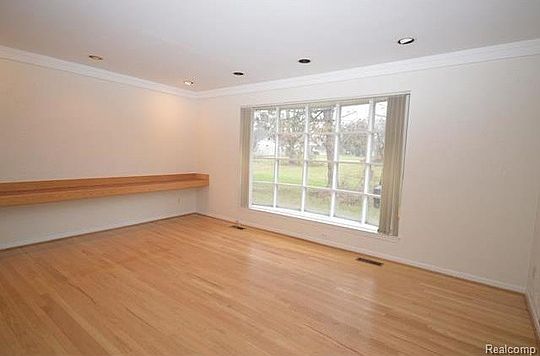 2nd image of 6602 Post Oak Dr