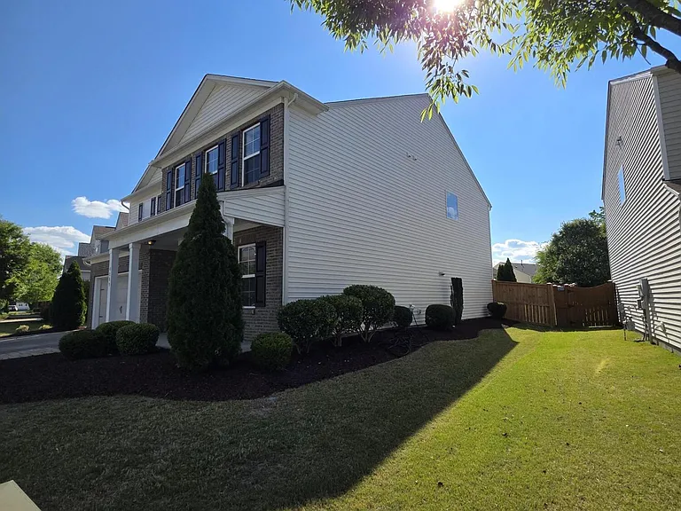 4209 Auburn Hills Dr — Photo 3