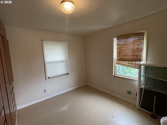4th image of 160 N Gilmore St