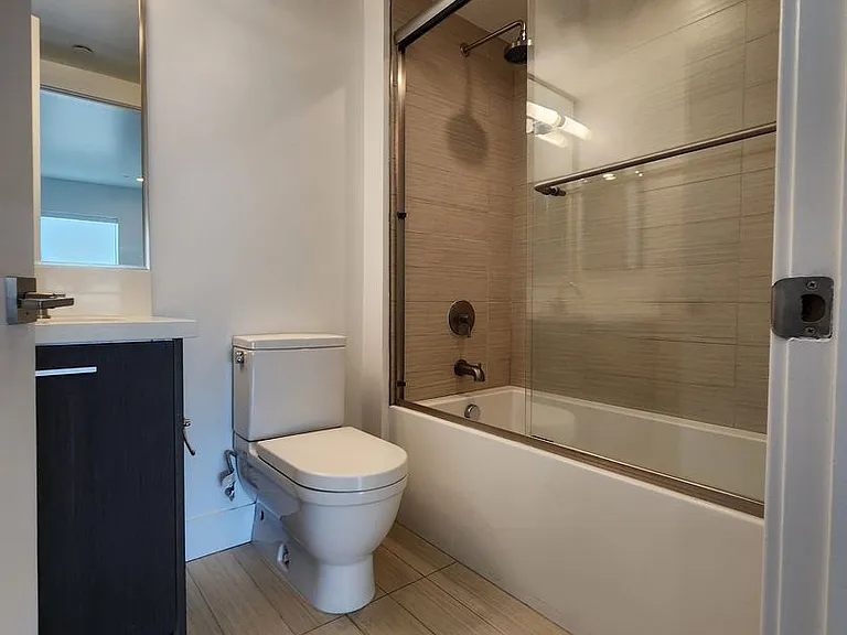 4227 McLaughlin Ave #303 — Photo 22