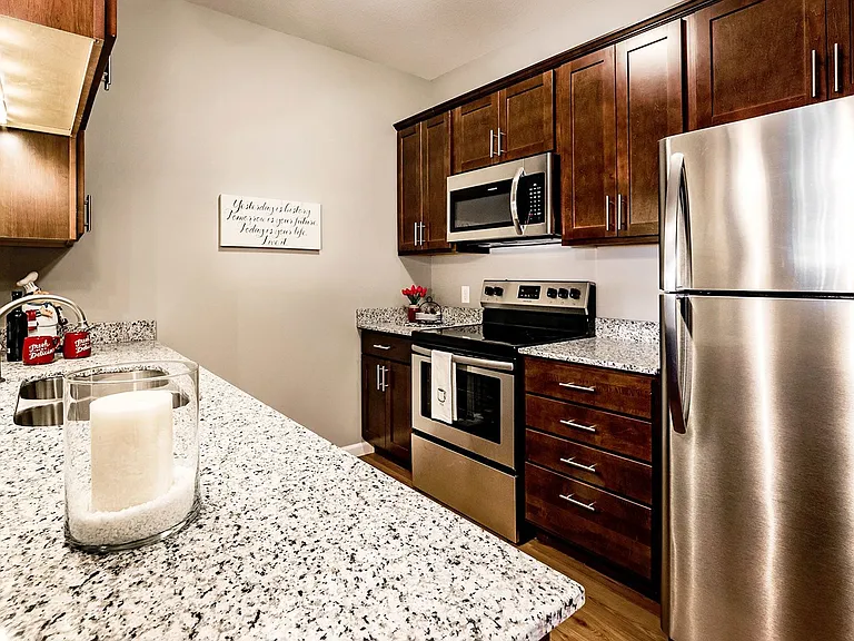 Gateway Green Apartments — Photo 14