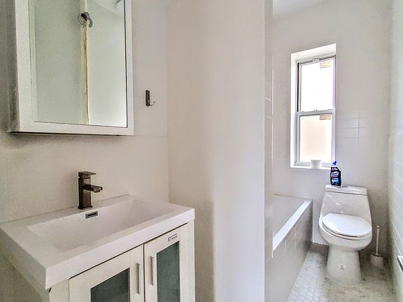 5th image of 1010 President St APT 4C
