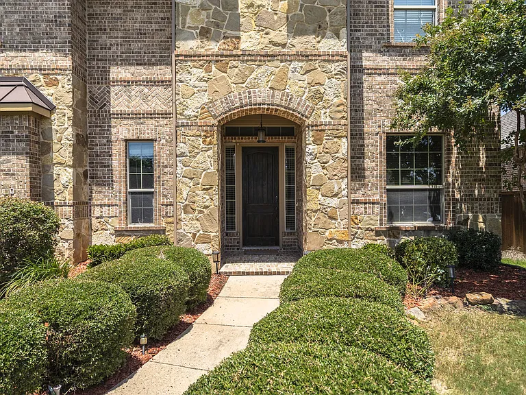 1604 Woodrose Ct — Photo 4