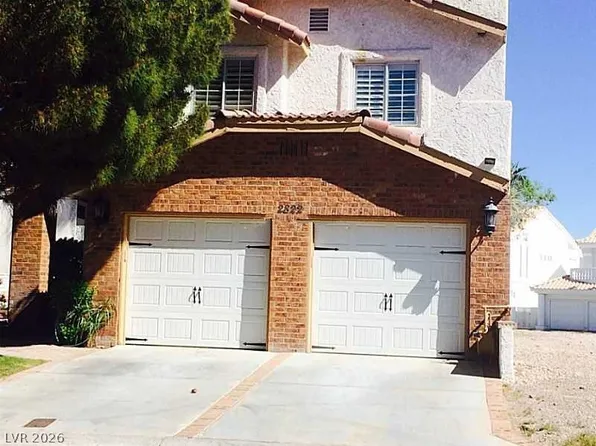 2822 Queens Courtyard Dr, Las Vegas, NV 89109