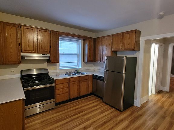 2nd image of 5807 N Artesian Ave #2