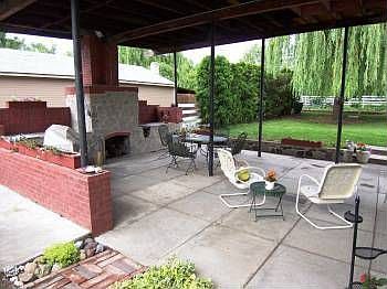 2nd image of 815 Fern Ave