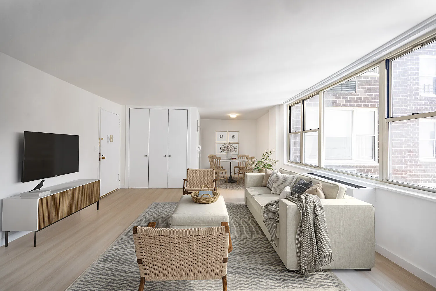 166 East 34th Street — Photo 1