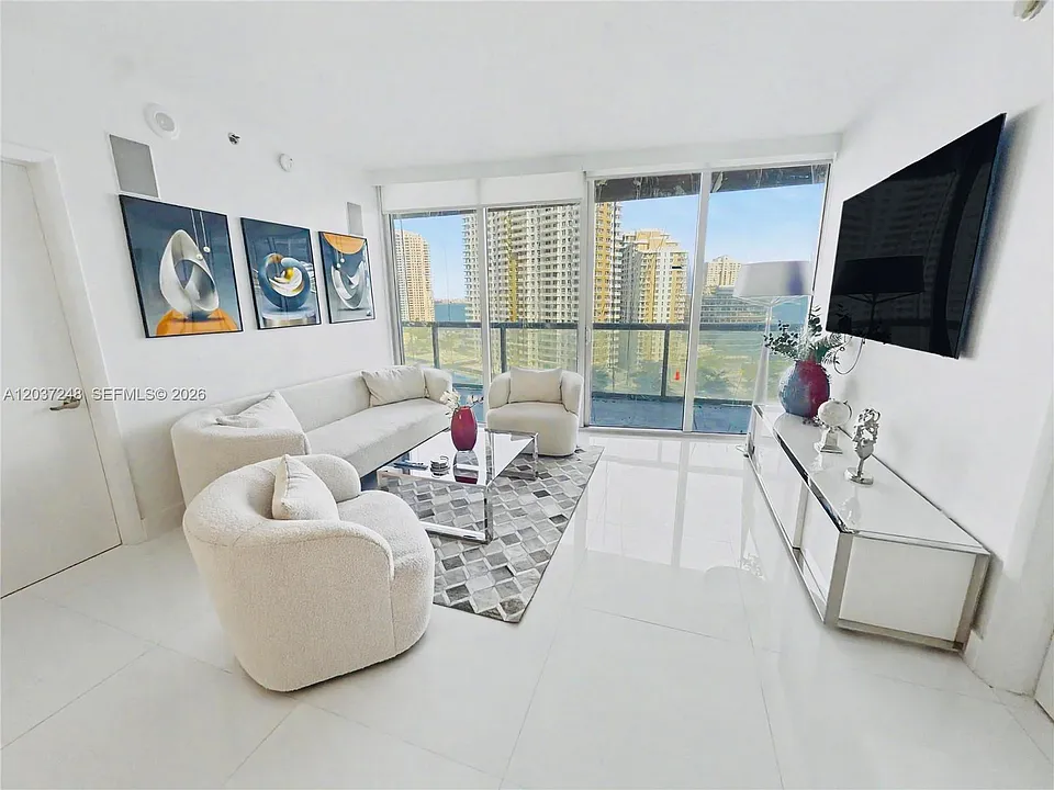 465 Brickell Ave #1605