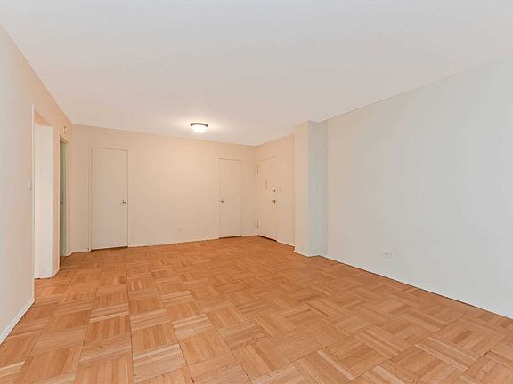 5th image of 425 E 54th St #6R