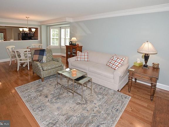 4th image of 6860 Chasewood Cir