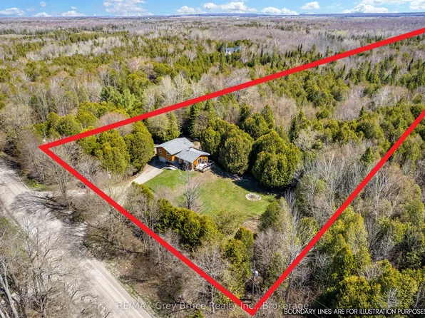 678 West Rd, Northern Bruce Peninsula, ON N0H 2T0