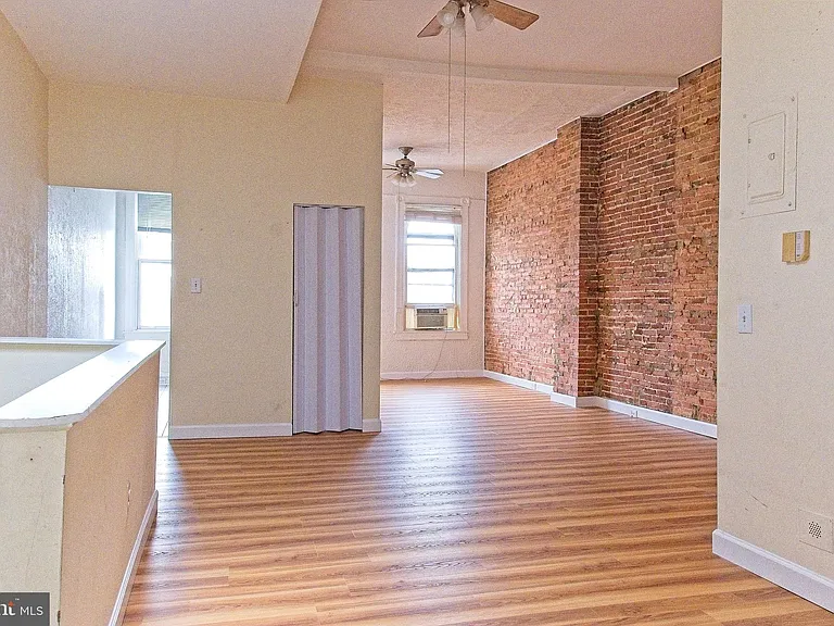 1735 Park Ave #3 — Photo 2