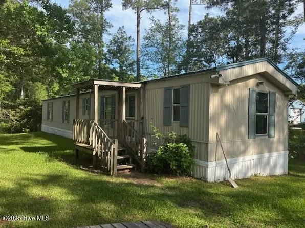 212 Whispering Pines Court, Hampstead, NC 28443