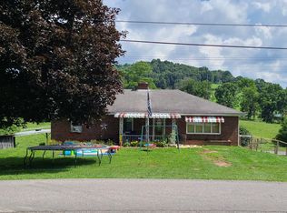 875 W Chilhowie St, Marion, VA 24354