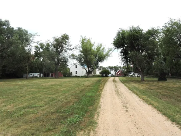 45052 260th St, Canistota, SD 57012
