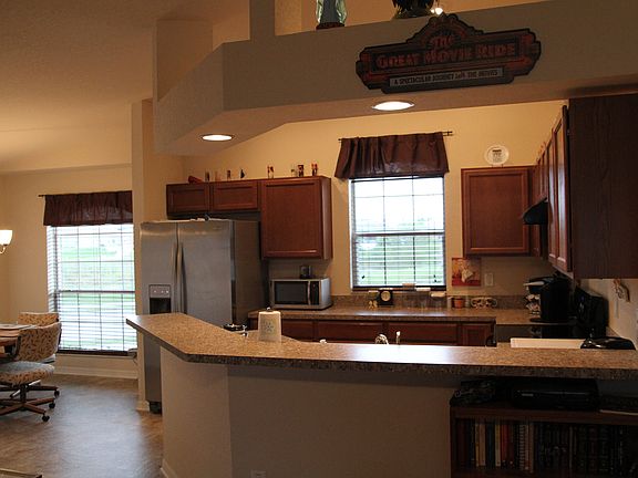 3rd image of 136 Highland Meadows Ln