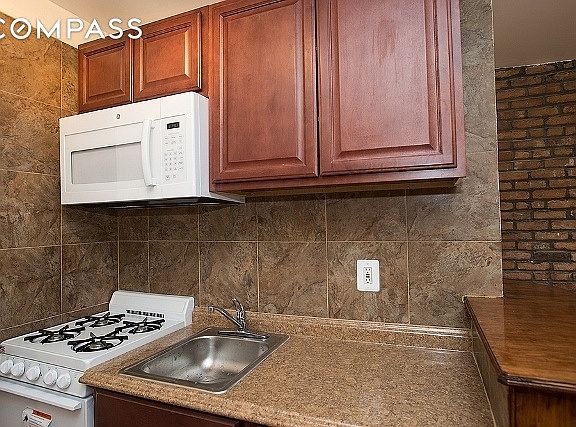 3rd image of 52 W 128th St APT 9