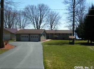 36 Fawn Rd, Bernhards Bay, NY 13028