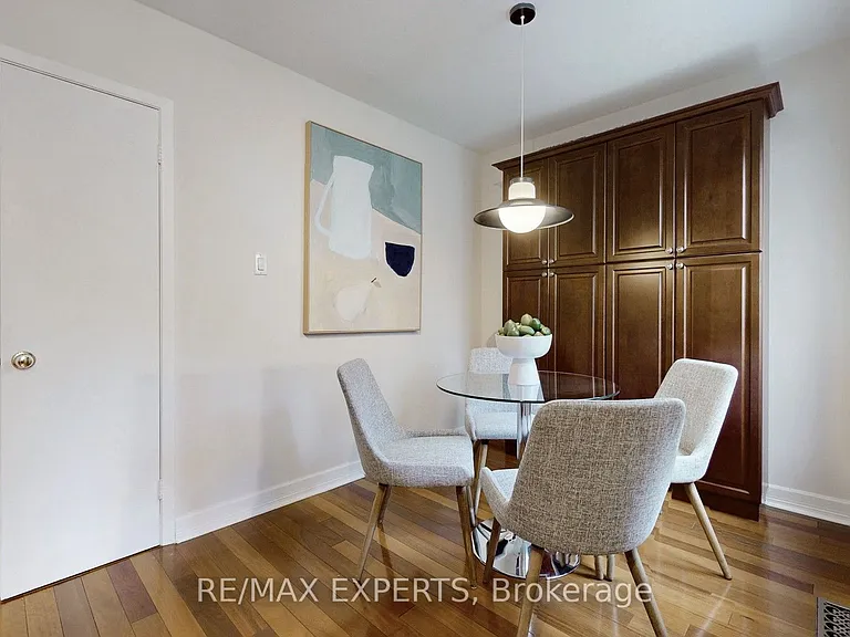 187 Cassandra Blvd — Photo 12